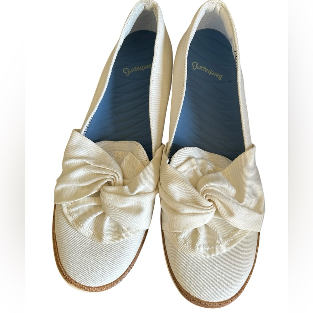 BareTraps Cream Bow Loafers